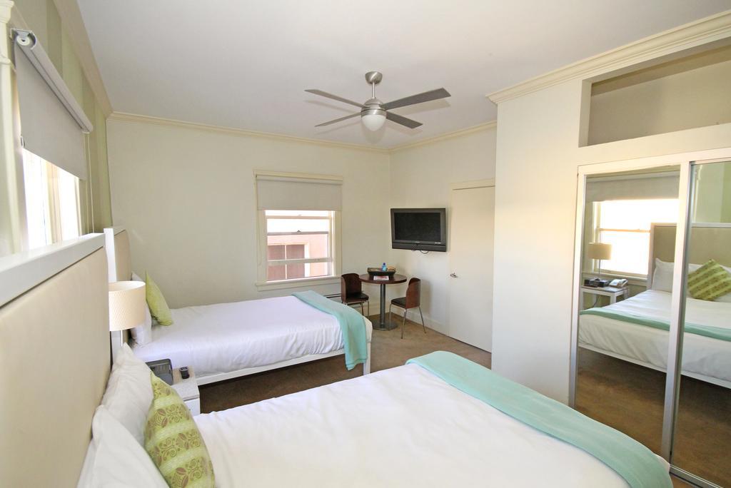 Hotel Cadillac 2*