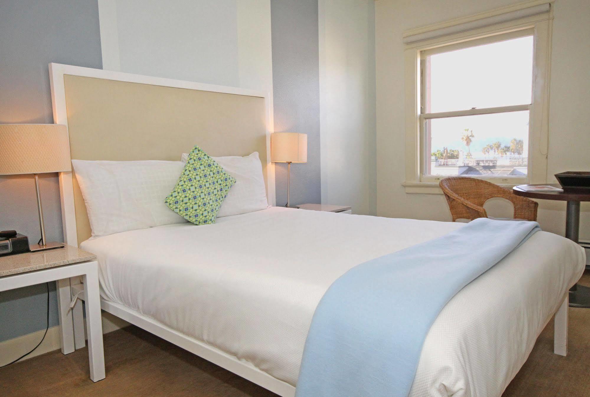 Cadillac Hotel 2*